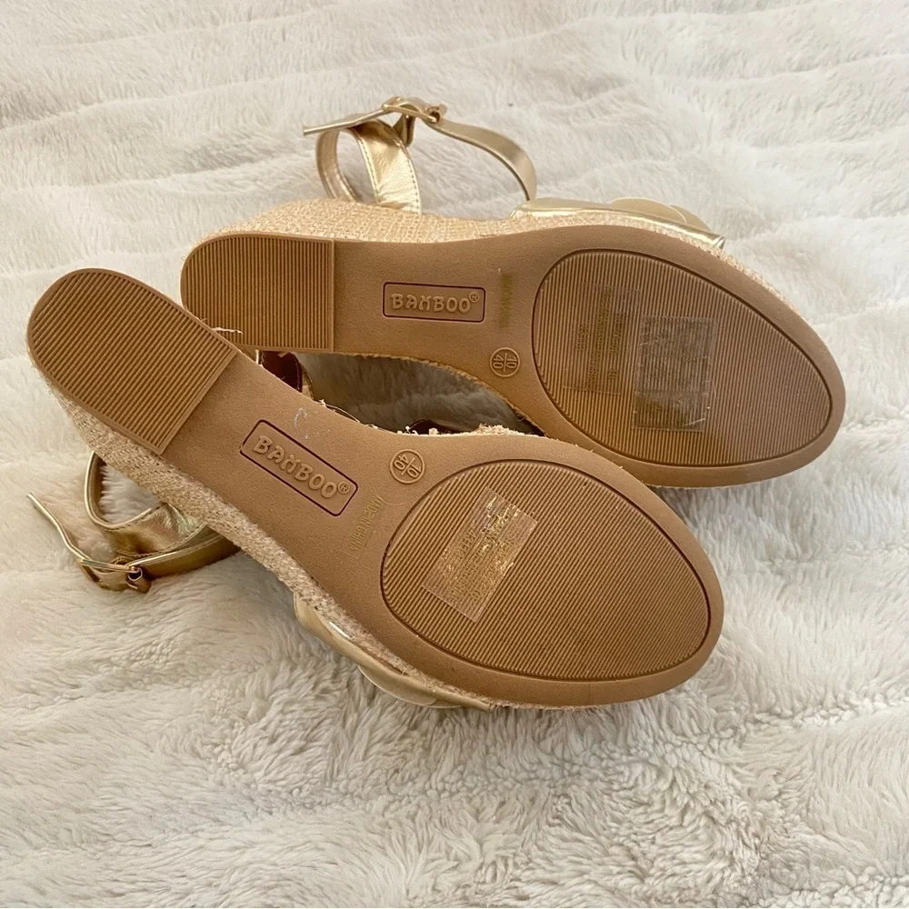 BAMBOO Gold Flower Platform Wedge Sandals with Ankle Strap Size 10